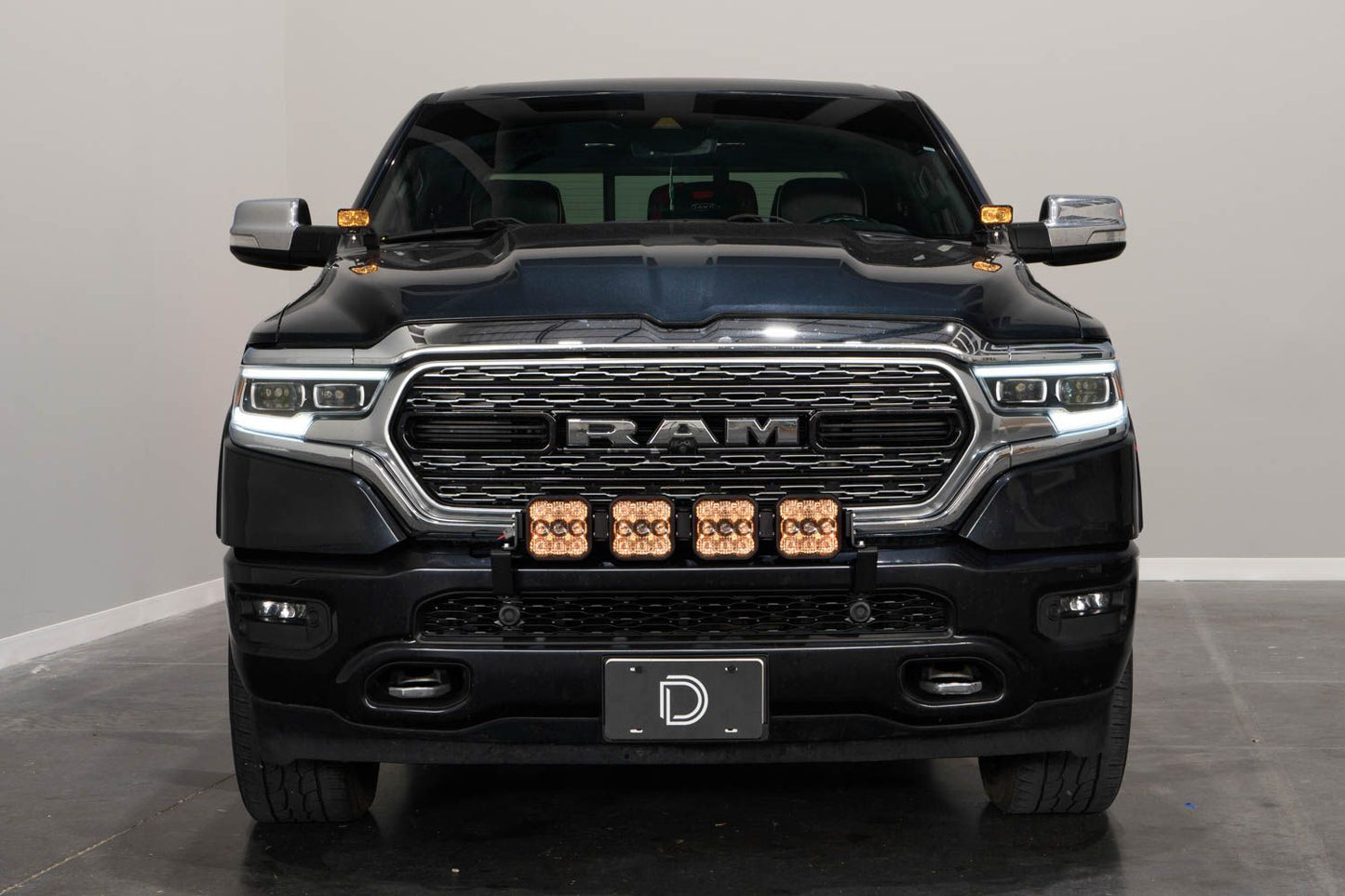SS5 Grille CrossLink Lightbar Kit For 2019-2023 Ram 1500